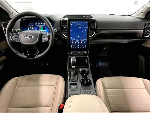 Used 2025 Ford Ranger Lariat w/ FX4 Off-Road Package image 19