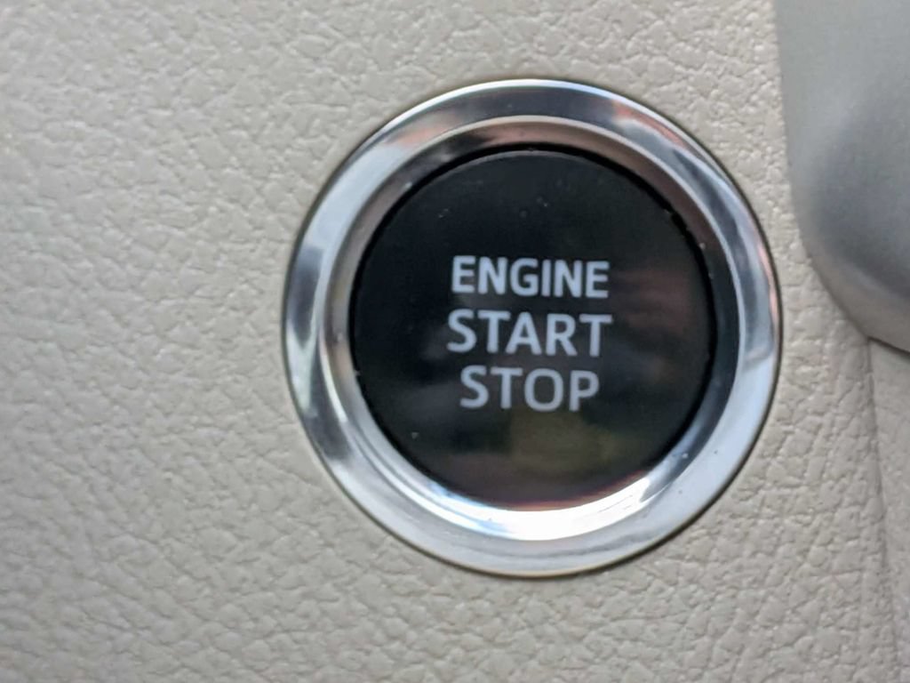 Used 2016 Toyota Highlander XLE FWD image 37