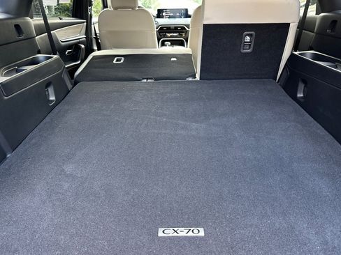 Certified 2025 MAZDA CX-70 Plug-In Hybrid w/ Premium Pkg image 17