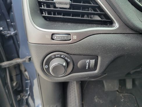 Used 2021 Jeep Cherokee Latitude FWD image 29