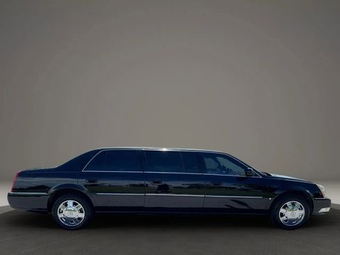 Used 2007 Cadillac DTS FWD image 3