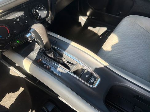 Used 2022 Honda HR-V LX image 34