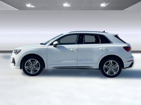 Certified 2022 Audi Q3 2.0T Premium w/ Convenience Package image 2