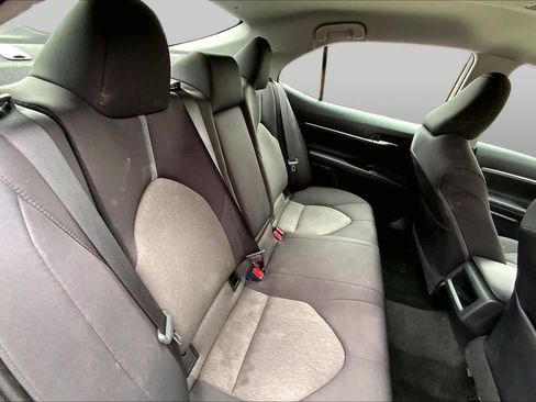Used 2021 Toyota Camry LE FWD image 18