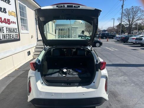 Used 2018 Toyota Prius Prime Advanced image 29
