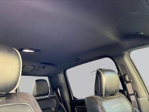 Used 2021 RAM 1500 Laramie AWD/4WD image 16