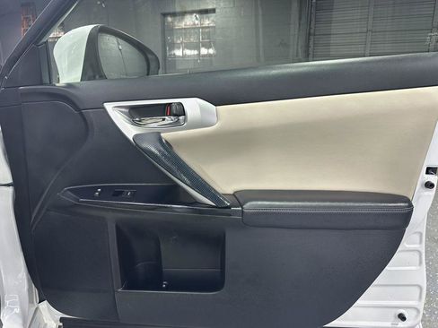 Used 2013 Lexus CT 200h w/ Premium Pkg w/Navigation image 34