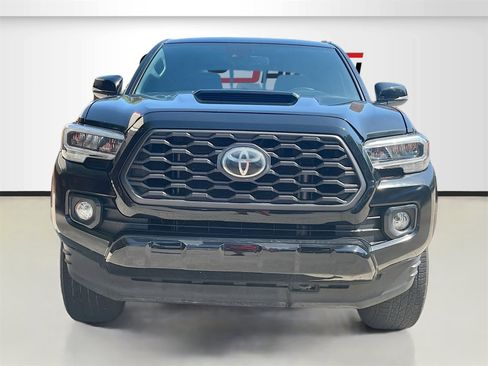 Used 2023 Toyota Tacoma TRD Sport image 2