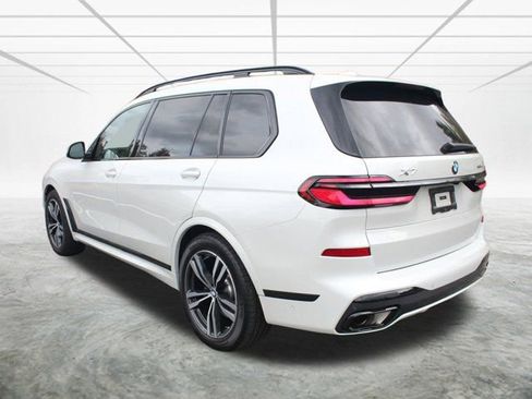 Used 2025 BMW X7 xDrive40i w/ Executive Package image 7