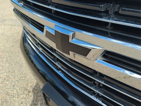 Used 2022 Chevrolet Tahoe LT w/ LT Signature Plus Package image 31