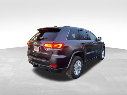 Used 2021 Jeep Grand Cherokee Laredo image 5