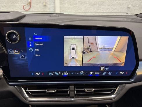 New 2026 Chevrolet Equinox EV LT w/ Convenience Package II AWD/4WD image 35