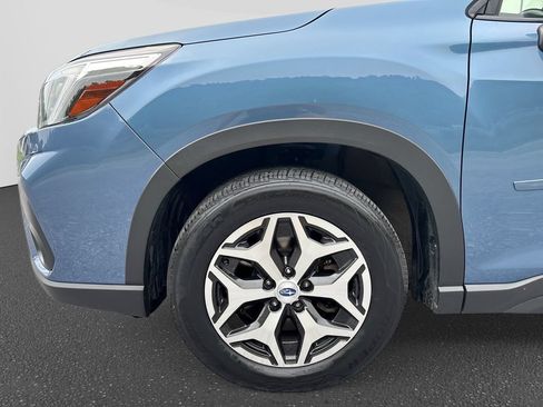 Used 2021 Subaru Forester Premium AWD/4WD image 14