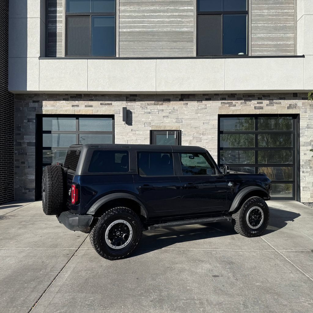 Used 2021 Ford Bronco Outer Banks w/ Sasquatch Package AWD/4WD image 3