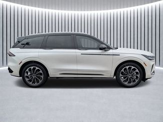 New 2026 Lincoln Nautilus Reserve video 2