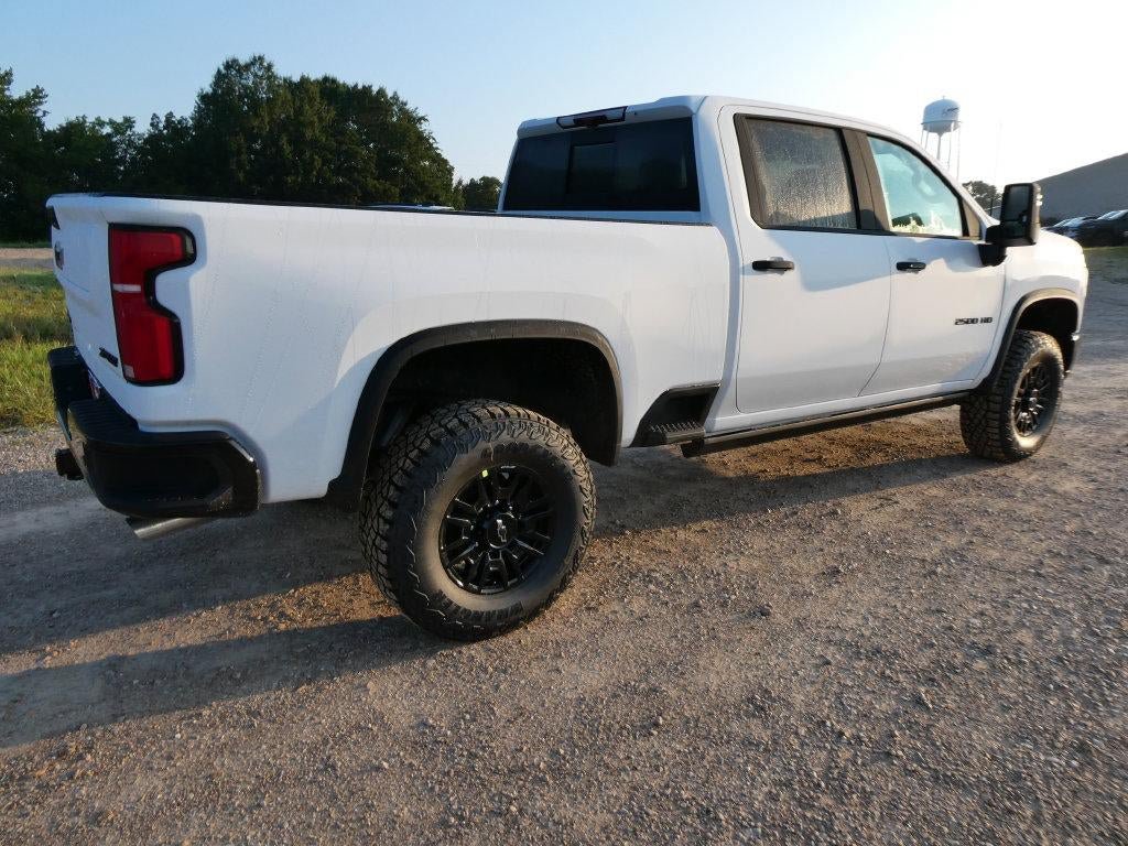 New 2026 Chevrolet Silverado 2500 ZR2 w/ LPO, Dark Essentials Package AWD/4WD image 4