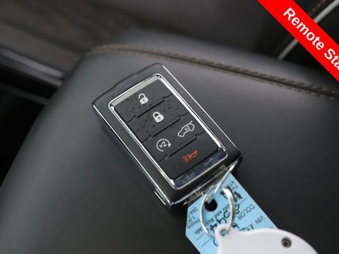 Used 2022 Jeep Grand Cherokee Summit AWD/4WD image 3