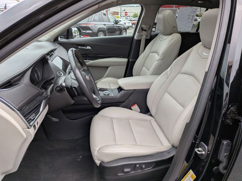 Certified 2020 Cadillac XT4 Premium Luxury w/ Cold Weather Package AWD/4WD image 19