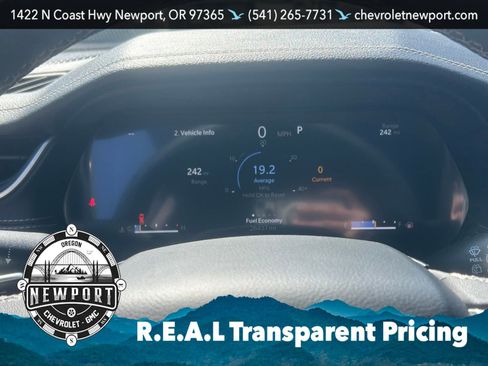 Used 2023 Jeep Grand Cherokee Limited w/ Luxury Tech Group II AWD/4WD image 17