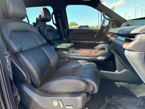 Used 2025 Lincoln Navigator Black Label image 14