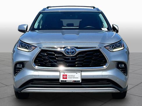 Certified 2021 Toyota Highlander Platinum AWD/4WD image 3