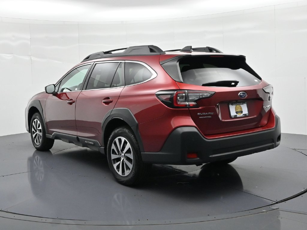 Used 2025 Subaru Outback Premium AWD/4WD image 8