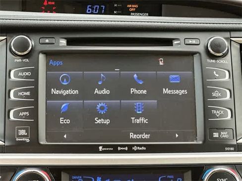 Used 2018 Toyota Highlander Limited image 14