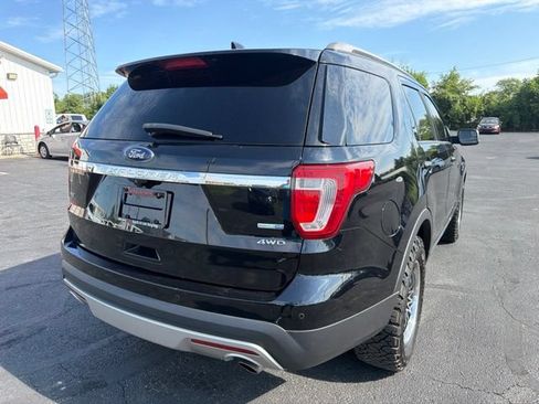Used 2017 Ford Explorer XLT w/ Equipment Group 202A AWD/4WD image 7