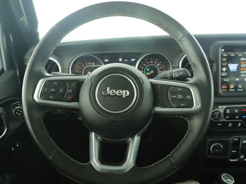 Used 2020 Jeep Gladiator Overland w/ Popular Equipment Package image 15