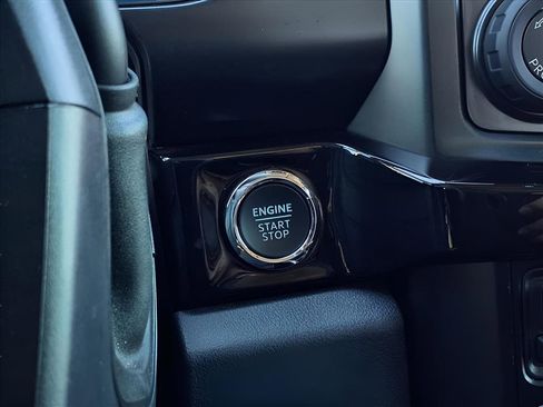 Used 2023 Ford F250 Lariat w/ Lariat Ultimate Package image 23