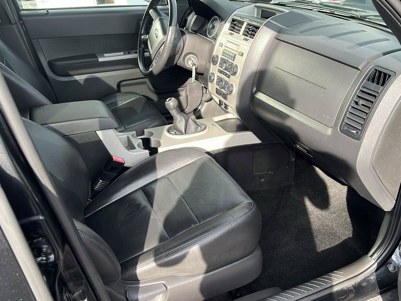 Used 2011 Ford Escape XLT w/ Canadian Winter Pkg FWD image 9