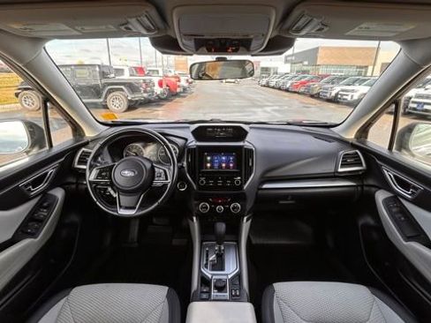 Used 2022 Subaru Forester Premium image 11
