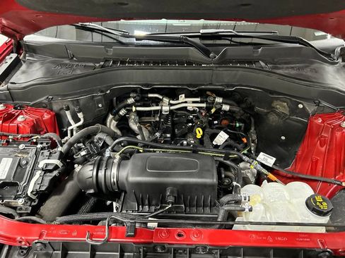 Certified 2021 Ford Explorer XLT w/ Equipment Group 202A AWD/4WD image 34