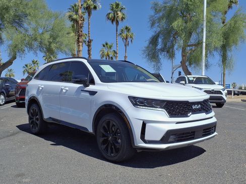 Used 2023 Kia Sorento SX AWD/4WD image 3