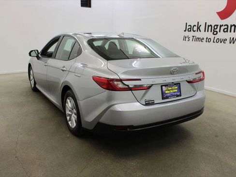Used 2025 Toyota Camry LE FWD image 3