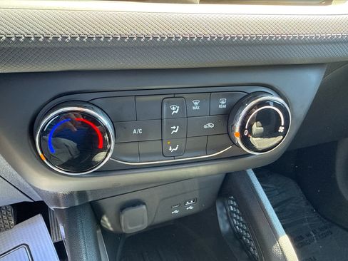Certified 2024 Chevrolet TrailBlazer LS w/ LS Convenience Package FWD image 17