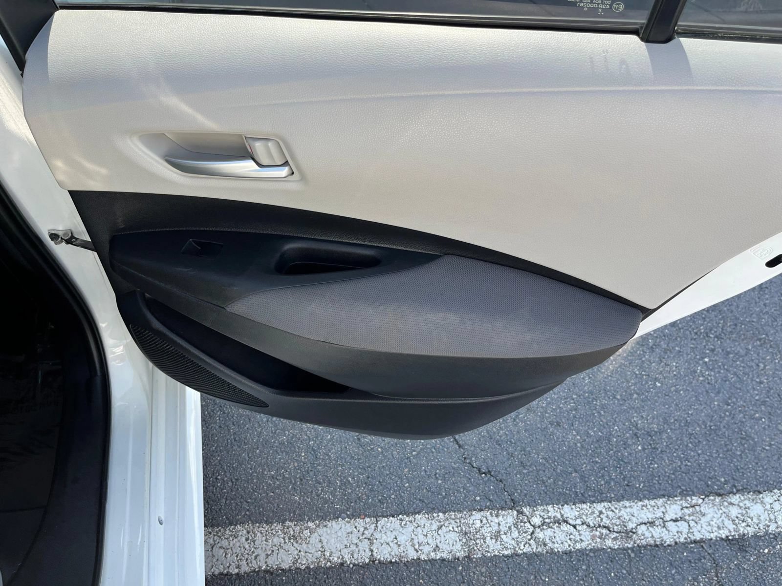 Used 2021 Toyota Corolla LE FWD image 43