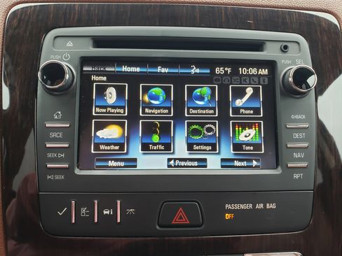 Used 2016 Chevrolet Traverse LT image 22