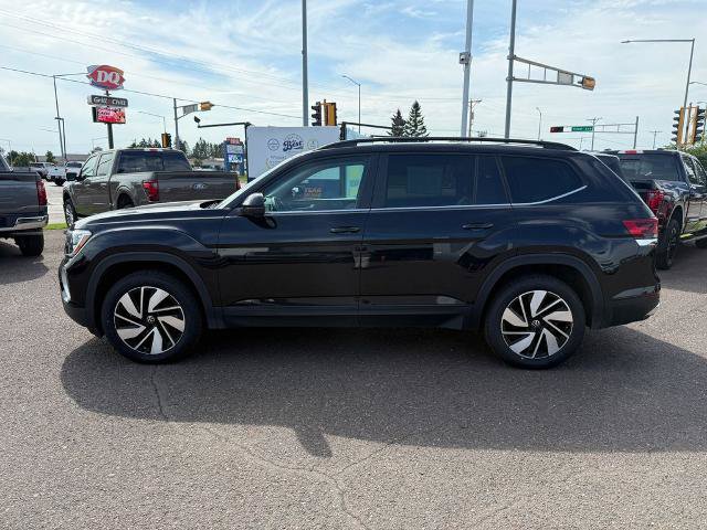 Used 2025 Volkswagen Atlas SE AWD/4WD image 4