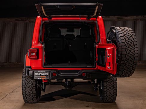 Used 2024 Jeep Wrangler Unlimited Rubicon image 9