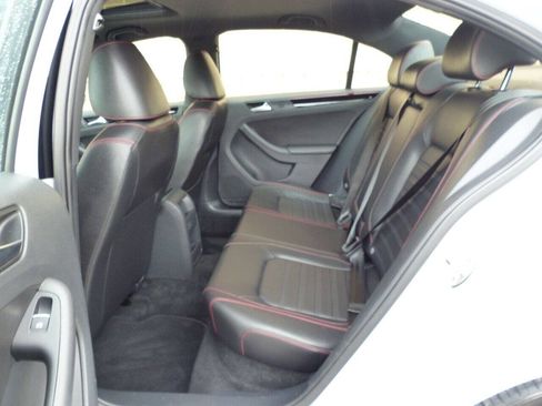 Used 2017 Volkswagen Jetta GLI FWD image 28