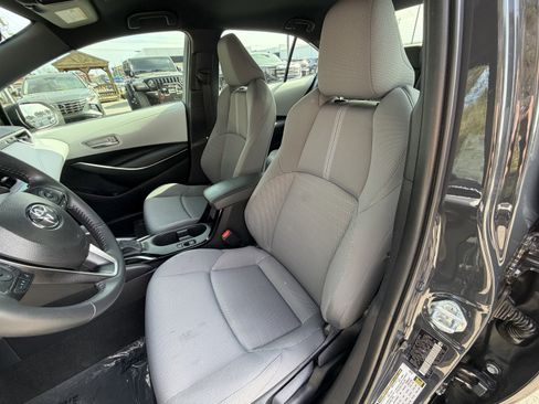Used 2025 Toyota Corolla SE FWD image 17