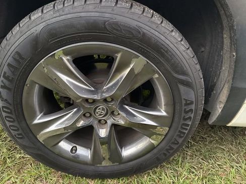 Used 2018 Toyota Highlander Limited Platinum image 9