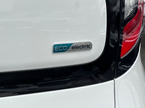 Used 2017 Kia Soul EV + image 27