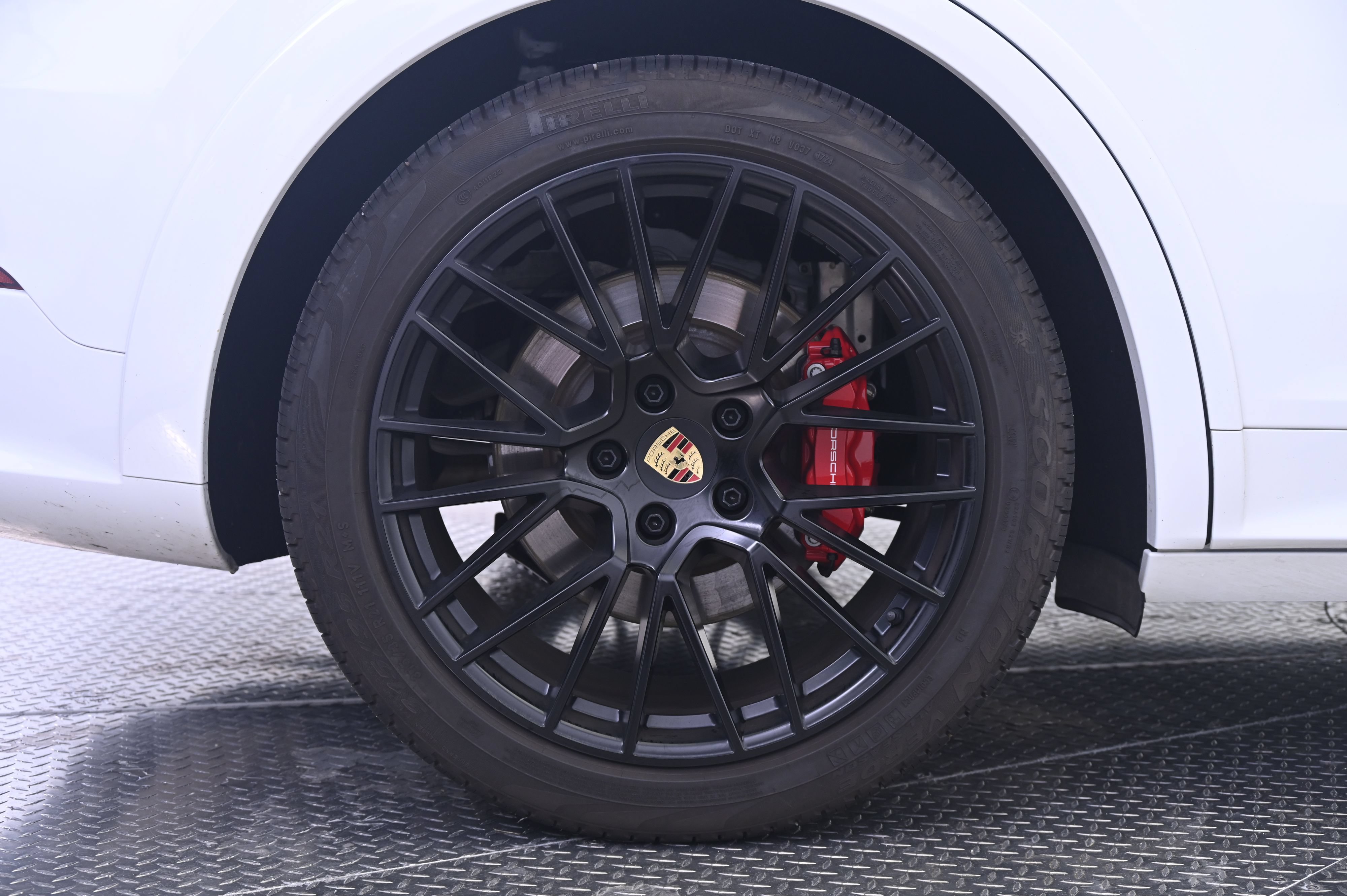 Certified 2023 Porsche Cayenne GTS AWD/4WD image 13