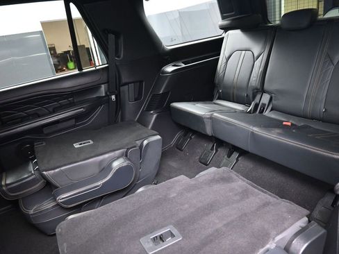 Used 2024 Ford Expedition Platinum image 24