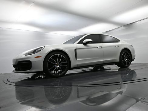 Certified 2023 Porsche Panamera Platinum Edition image 48