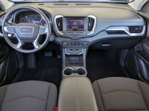 Used 2024 GMC Terrain SLE image 12