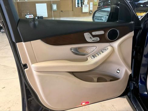 Used 2019 Mercedes-Benz GLC 300 image 20
