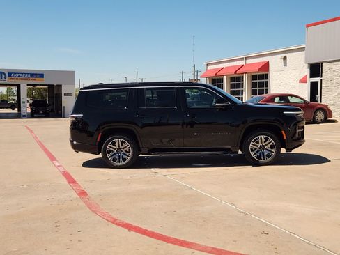 New 2026 Jeep Grand Wagoneer 2WD image 7